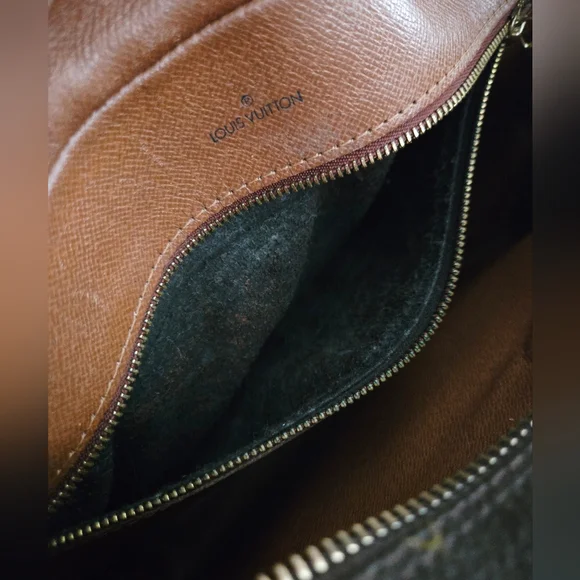 Authentic LOUIS VUITTON LV Nile Monogram Crossbody Shoulder Vintage Camera Bag - Picture 13 of 16